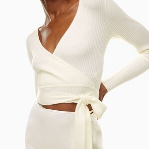 Aritzia Wilfred All Tied Up Longsleeve in Light Birch